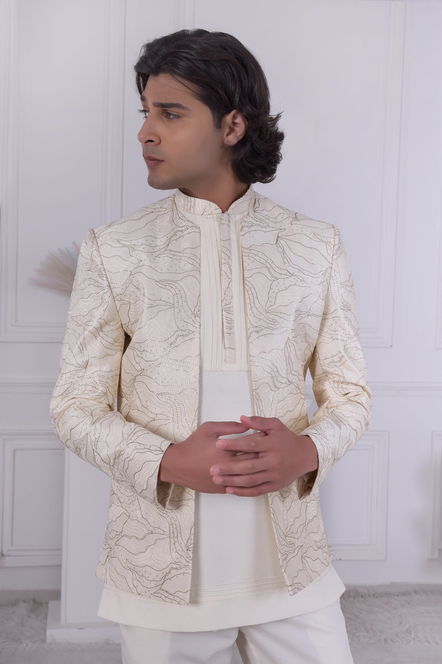 Men’s Royal Cream Indo Western Outfit – Embroidered Indian Sherwani for Weddings & Festive Events LA2122 Laroyal