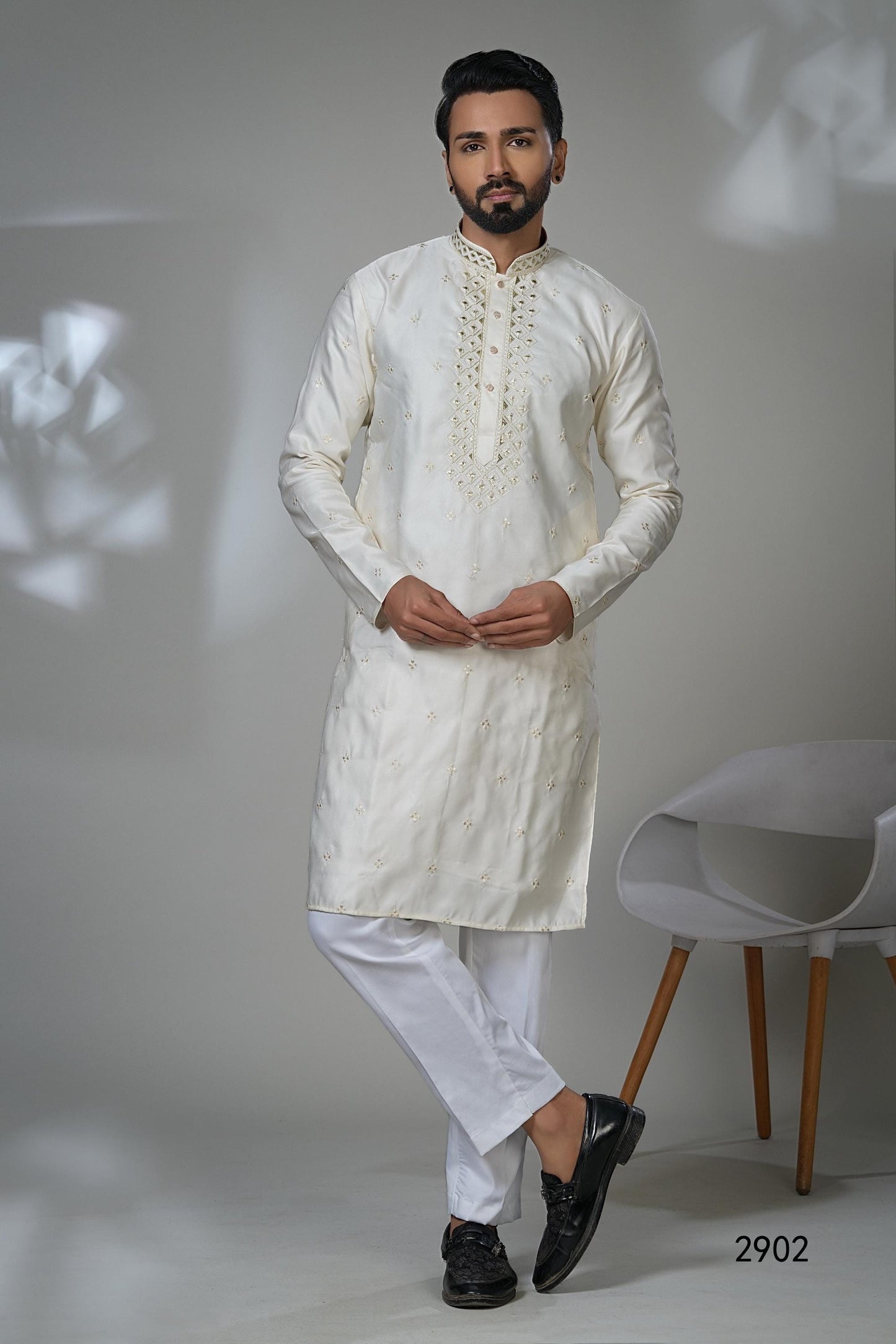 Men's Ivory Embroidered Kurta Set: Elegant Designer Trousers Laroyal